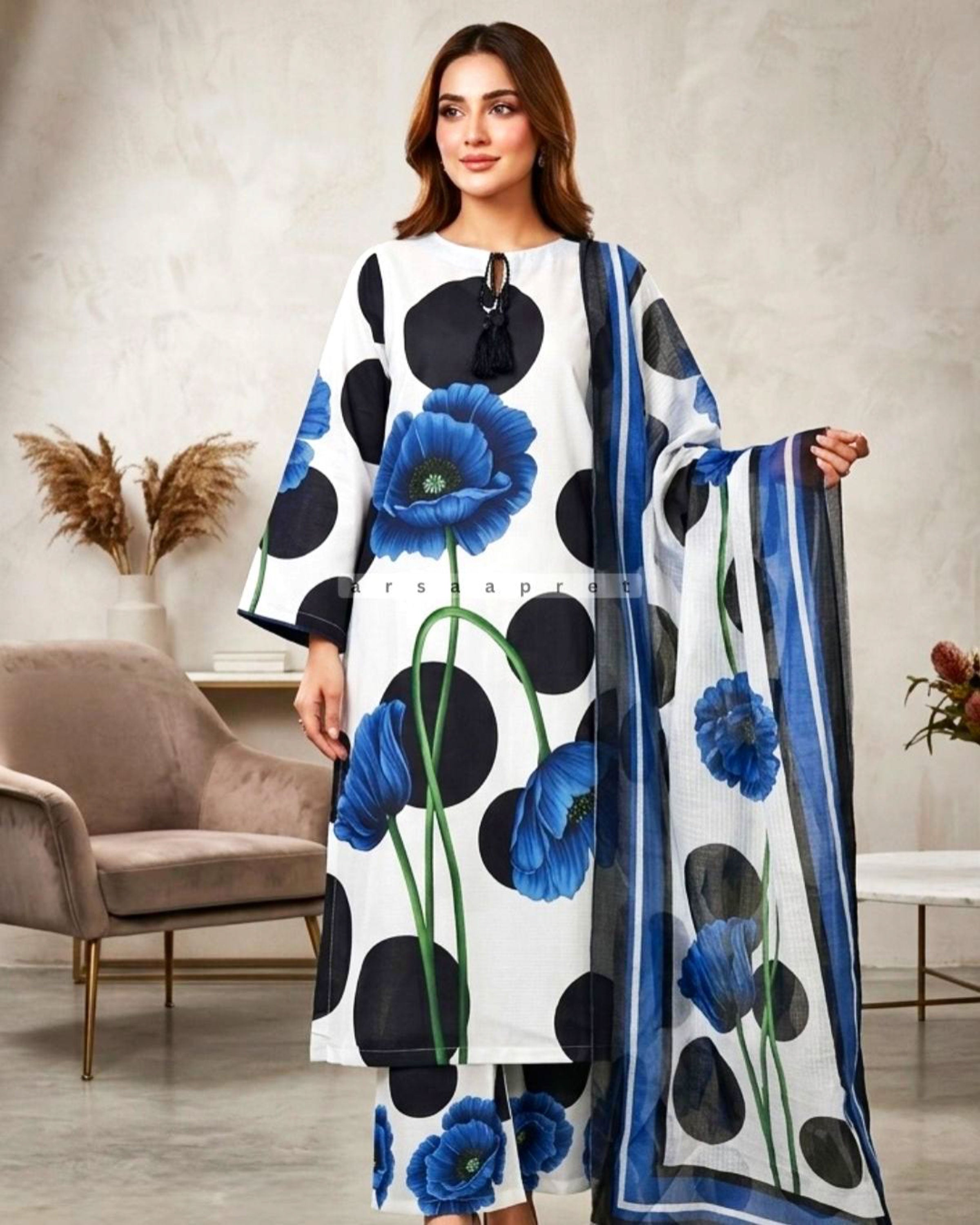 WOMEN'S PRINTED LAWN 3 PCS