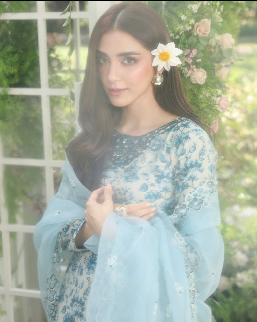 WOMEN'S 3PCS LUXURY EMBROIDERED LAWN SUIT