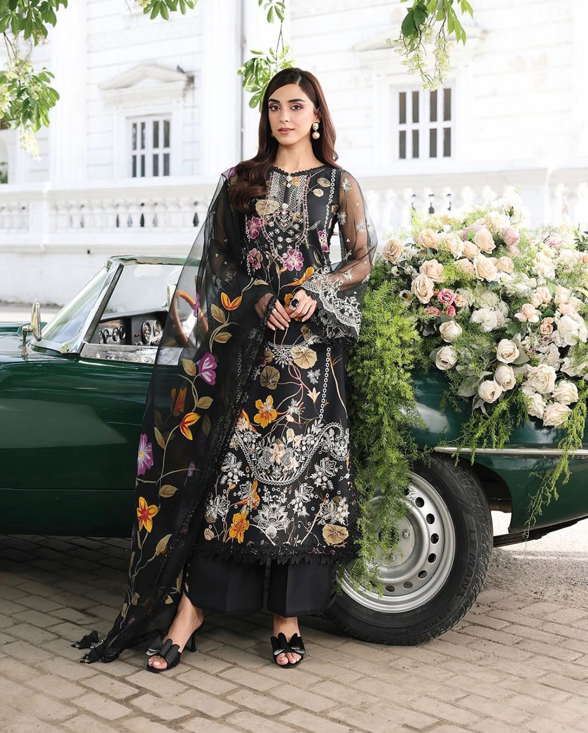 WOMEN'S 3PCS LUXURY EMBROIDERED LAWN SUIT