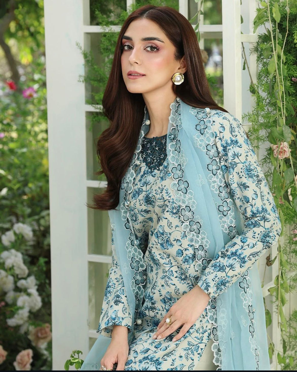 WOMEN'S 3PCS LUXURY EMBROIDERED LAWN SUIT