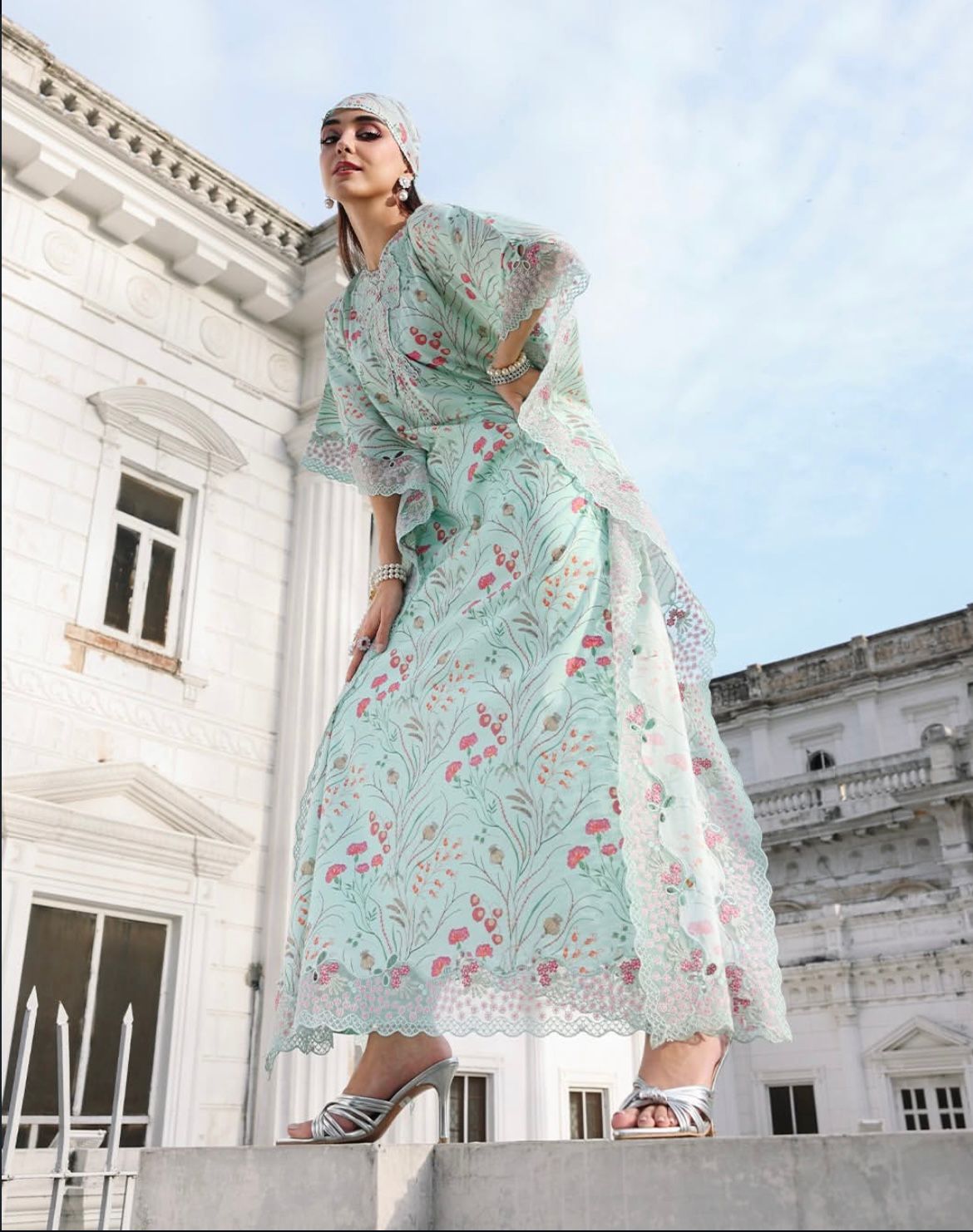 WOMEN'S 3PCS LUXURY EMBROIDERED LAWN SUIT