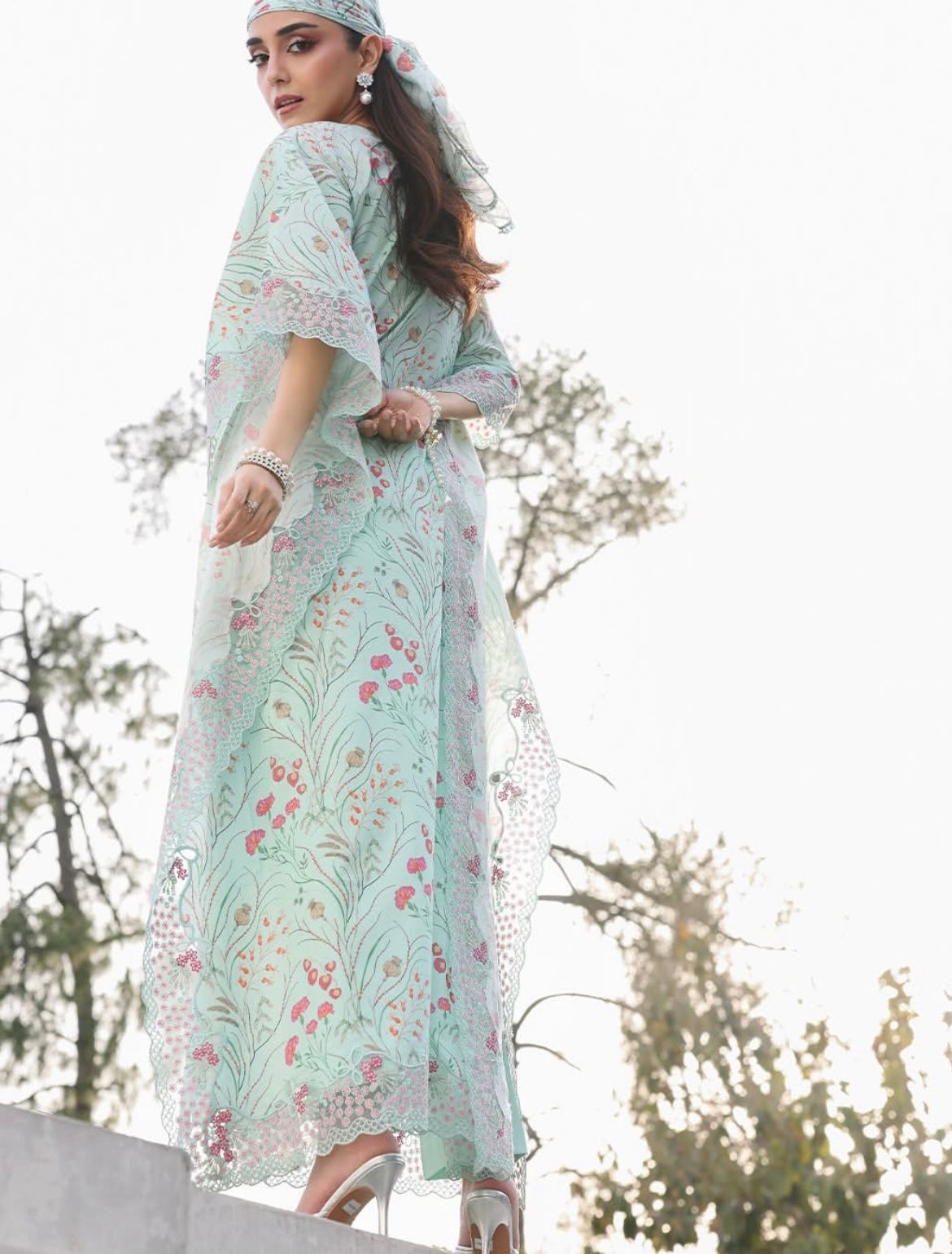 WOMEN'S 3PCS LUXURY EMBROIDERED LAWN SUIT