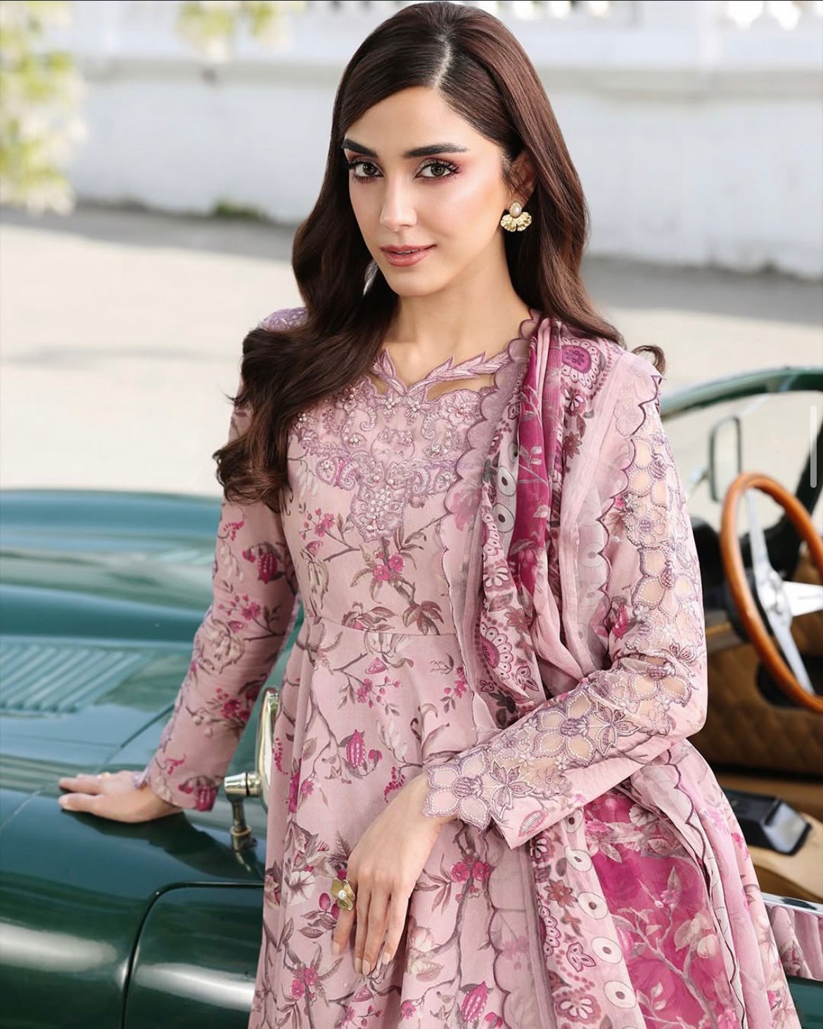 WOMEN'S 3PCS LUXURY EMBROIDERED LAWN SUIT
