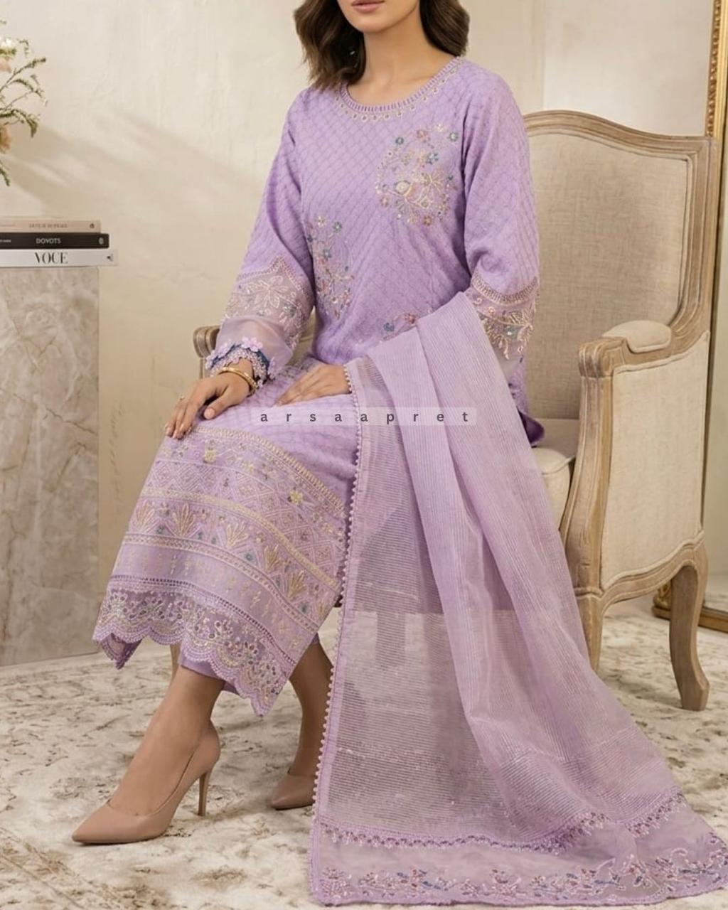 WOMEN'S 3PCS EMBROIDERED LAWN SUIT
